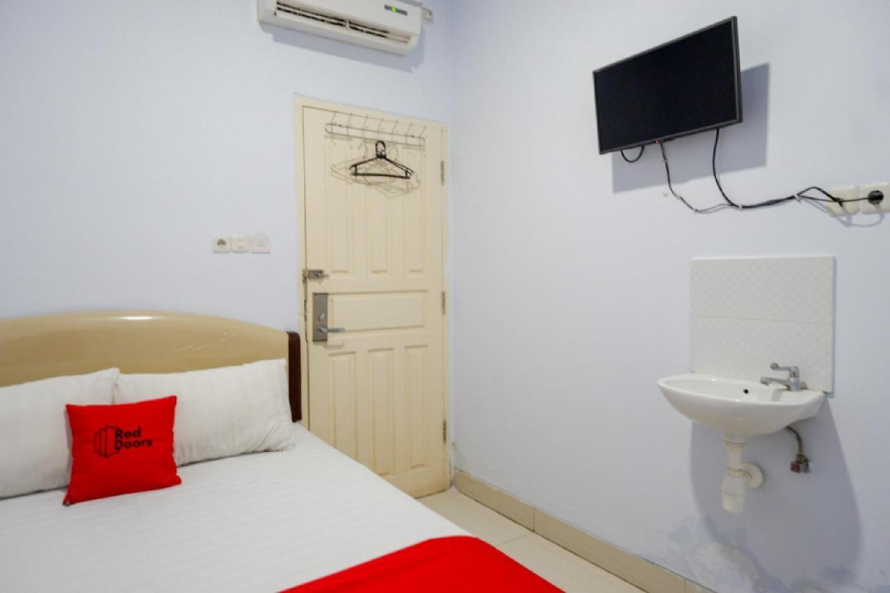 Reddoorz @ Hotel Bravo Pantai Kamali Bau Bau Baubau Εξωτερικό φωτογραφία