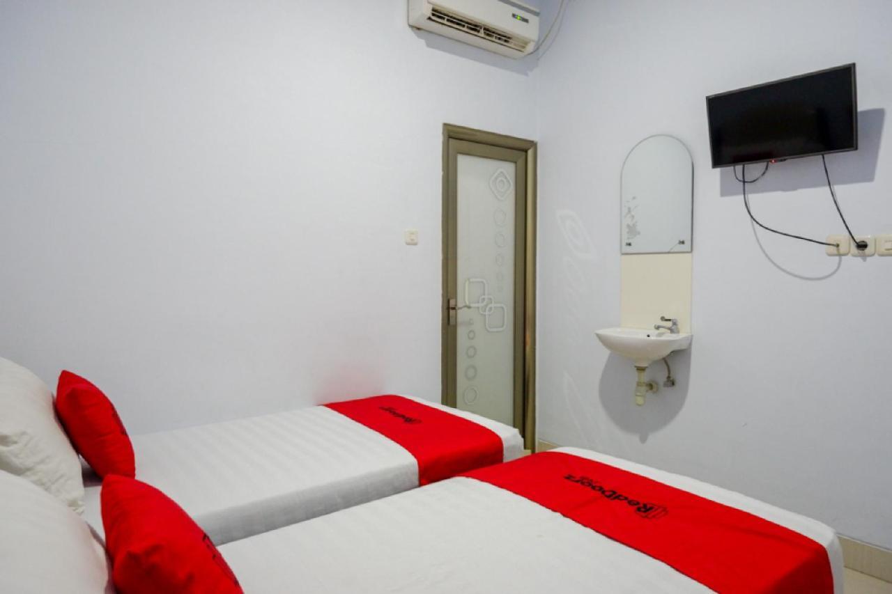 Reddoorz @ Hotel Bravo Pantai Kamali Bau Bau Baubau Εξωτερικό φωτογραφία